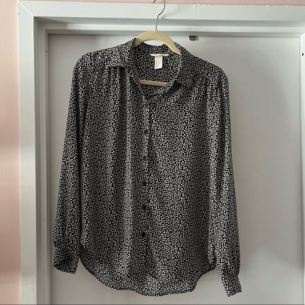 H&M button down with subtle pleat features